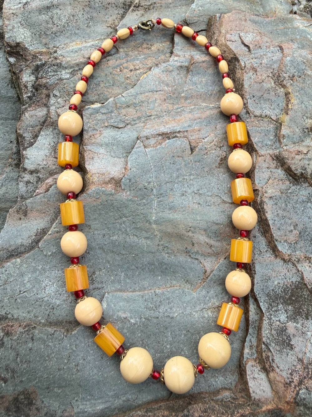 Vintage Retro Beaded Yellow Cream Bakelite Necklace